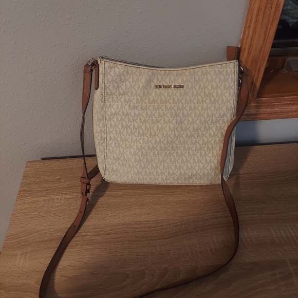 Michael Kors Handbags - Michael Kors Beige Crossbody Bag